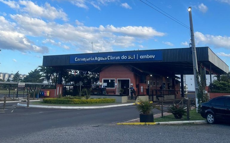 Ambev para a produção de cerveja para envasar água potável para o Rio Grande do Sul