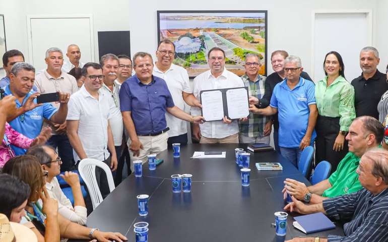 Agricultura fortalecida: prefeito Luciano Barbosa lança quarta edição do Terra Pronta e assina convênio de R$ 700 mil para associações comunitárias