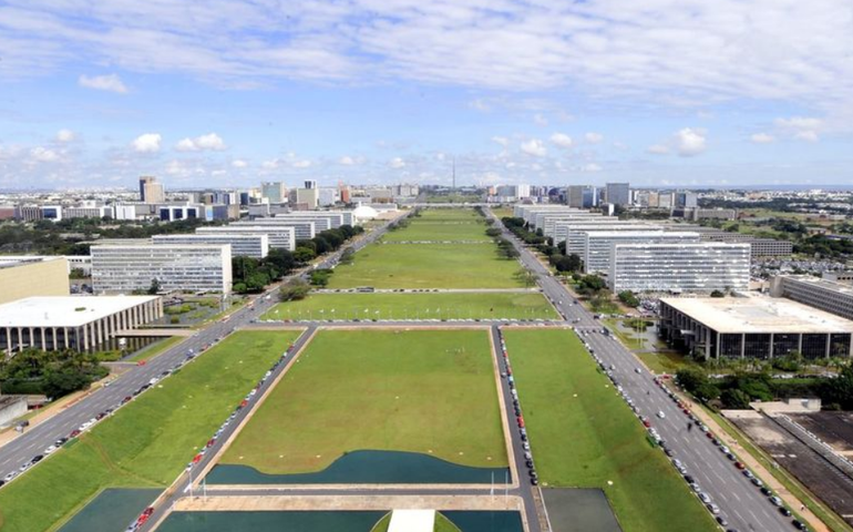 Decreto do governo extingue mais de 27,5 mil cargos efetivos