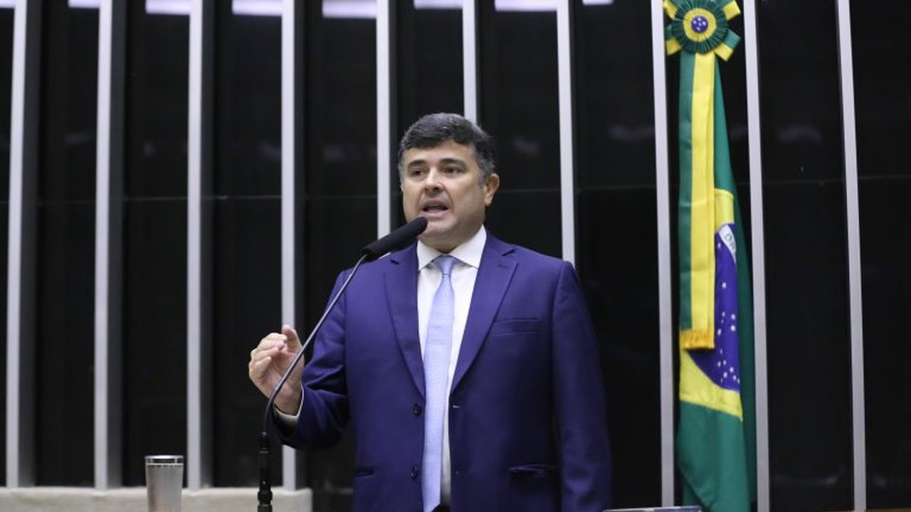 Projeto prevê técnico de enfermagem obrigatório em escolas de tempo integral