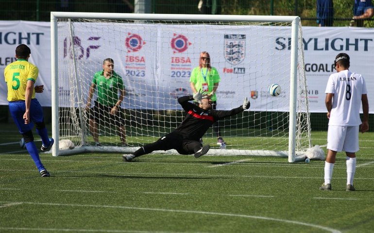 Brasil vence Irã em estreia na Copa do Mundo de futebol de cegos