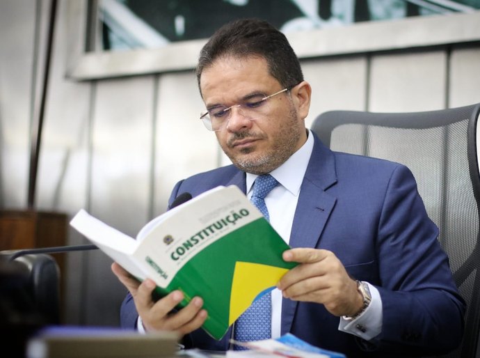 Presidente Marcelo Victor registra os 35 anos da Constituição Federal da República do Brasil