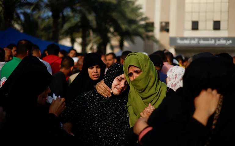 Parentes de reféns tentam bloquear ajuda a Gaza