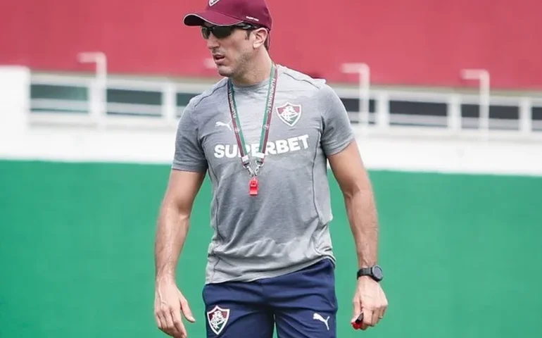 Zubeldía revela problema cardíaco e comenta pressão no comando do Fluminense