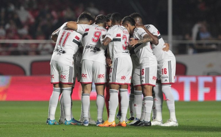 Miranda, Calleri e Reinaldo deverão ser poupados por Ceni no duelo com Fortaleza