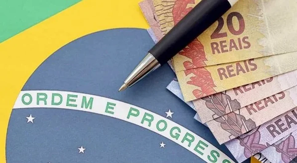 Governo pegou mais dinheiro emprestado do que pagou, e valor total da dívida aumentou