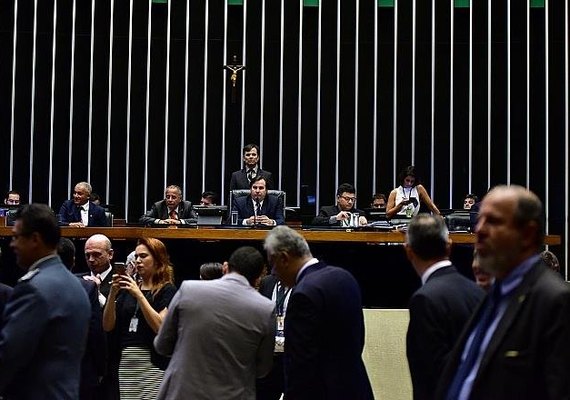 AGU defende autonomia dos partidos para definirem duração de órgãos provisórios