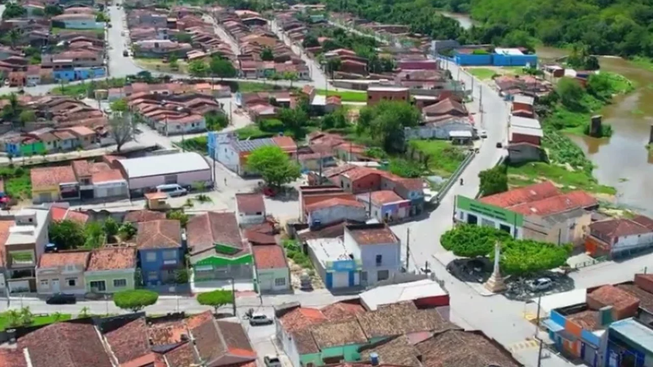 Terror no riacho: homens assediam criança, pedem beijos e a ameaçam com facão em Quebrangulo