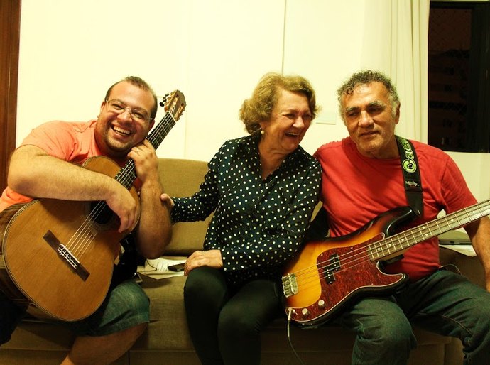 Diva da música alagoana, Leureny faz show na Comedoria Gourmet no sábado