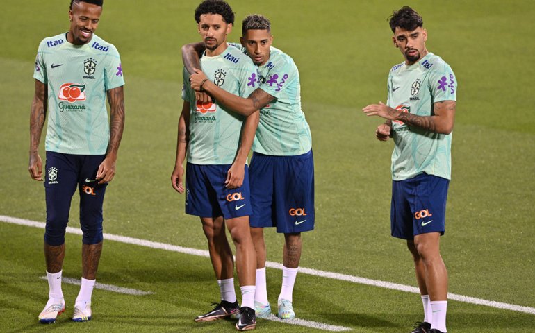 Seleção brasileira faz 2º treino no Catar sob olhares de membro da família real
