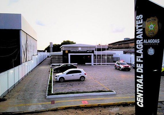 Homem é preso após dar um soco em ex-namorada em Rio Largo