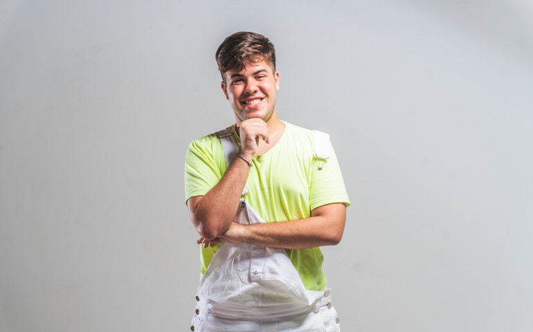 Digital Influencer Alvaro Neto comanda o Twitter da cantora Marilia Mendonça