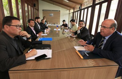 Em reunião com Serjal, corregedor defende capacitação para aprimorar a Justiça