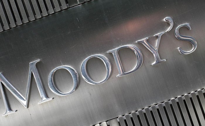 Moody's rebaixa classificação de crédito dos EUA e cita alta das dívidas do governo na última década Moody's rebaixa classificação de crédito dos EUA e cita alta das dívidas do governo na última década