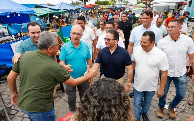 Governador em exercício Marcelo Victor visita Penedo durante festejos de Bom Jesus dos Navegantes