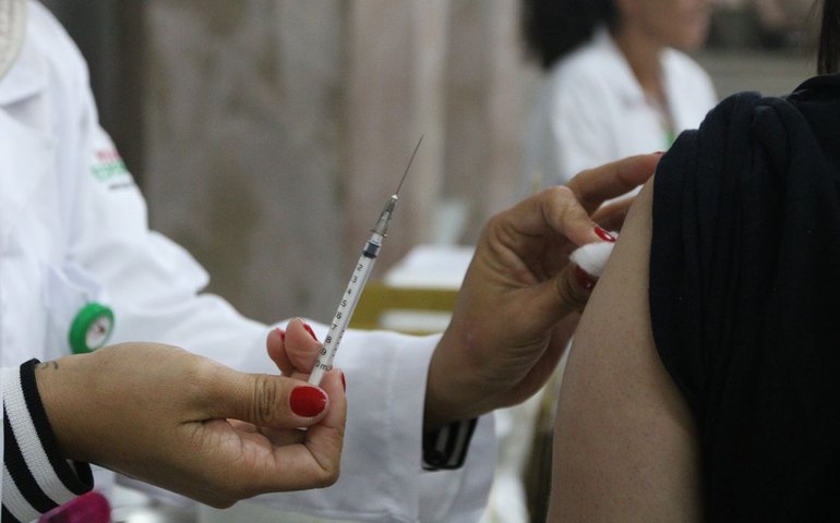 Fiocruz alerta sobre aumento dos casos de covid-19 no país