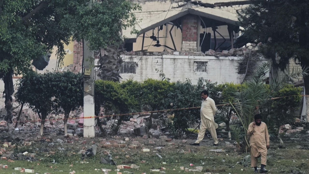 Mídia: Paquistão promete resposta a 'ato de guerra' após ataque da Índia matarem 31 pessoas