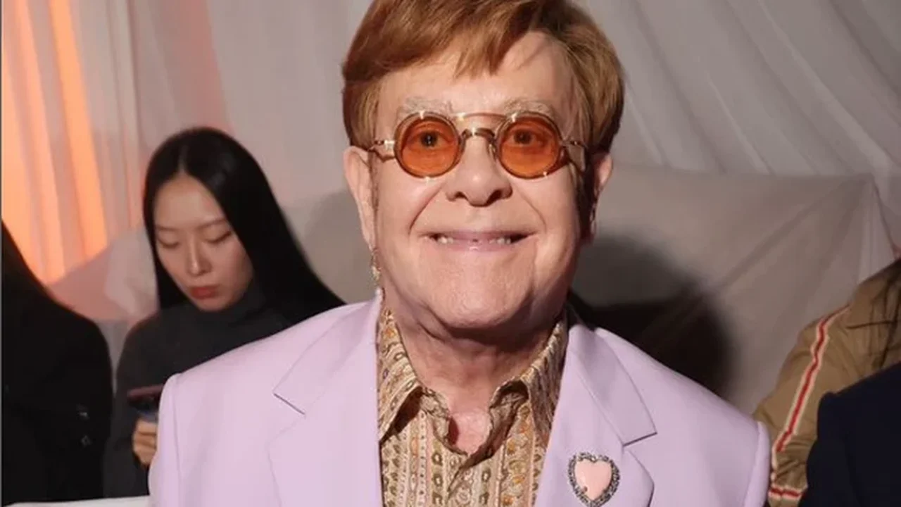 Elton John publica vídeo raro de show no RJ em 1995 às vésperas do Rock In Rio
