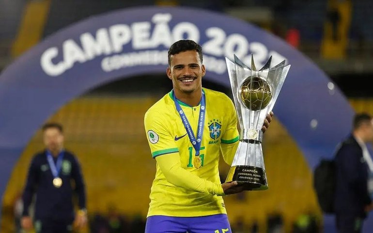 Lateral Kaiki é convocado para amistosos da seleção brasileira