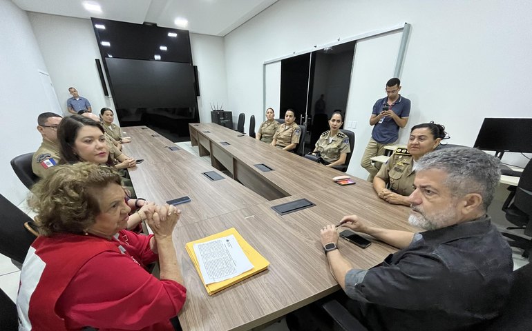 Militares do Proerd reforçam time de voluntários da Cruz Vermelha em Alagoas