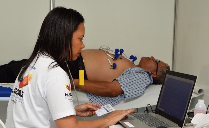 Pacientes passam por exames pré-operatórios antes de agendar cirurgia em mutirão no Benedito Bentes, em Maceió