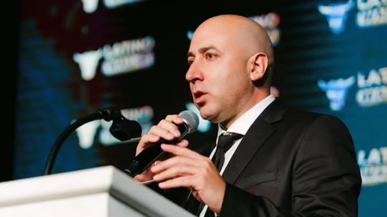 Aliado de Eduardo Bolsonaro é preso suspeito de atentado contra ex-namorada na Bolívia