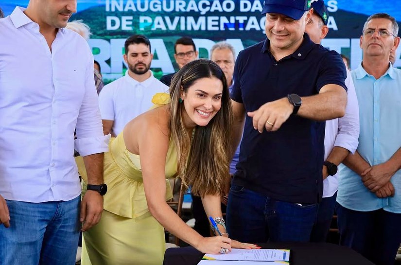 Prefeita Ângela Vanessa assina ordem de serviço para construção de rotatória e área de escape em São José da Laje