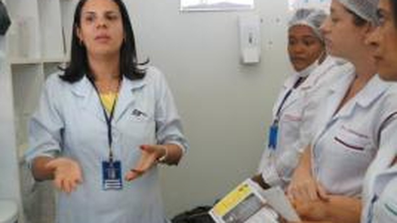 Profissionais do HGE são orientados sobre descarte correto do lixo