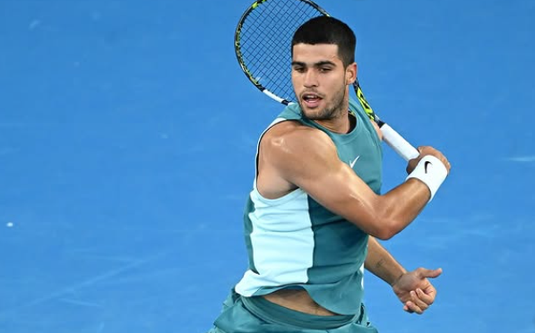Alcaraz lamenta chance de bater sérvio: 'Não poderia deixar Djokovic voltar para o jogo'