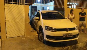 acidente muro casa 