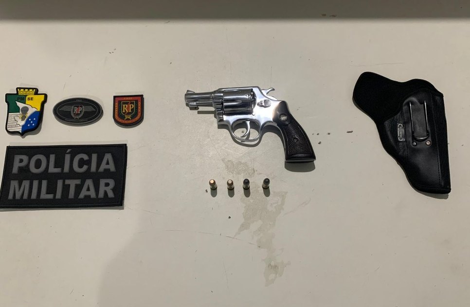 NILU PRISÃO PORTE ARMA DE FOGO / Foto: Reprodução: Foto/ Polícia Militar