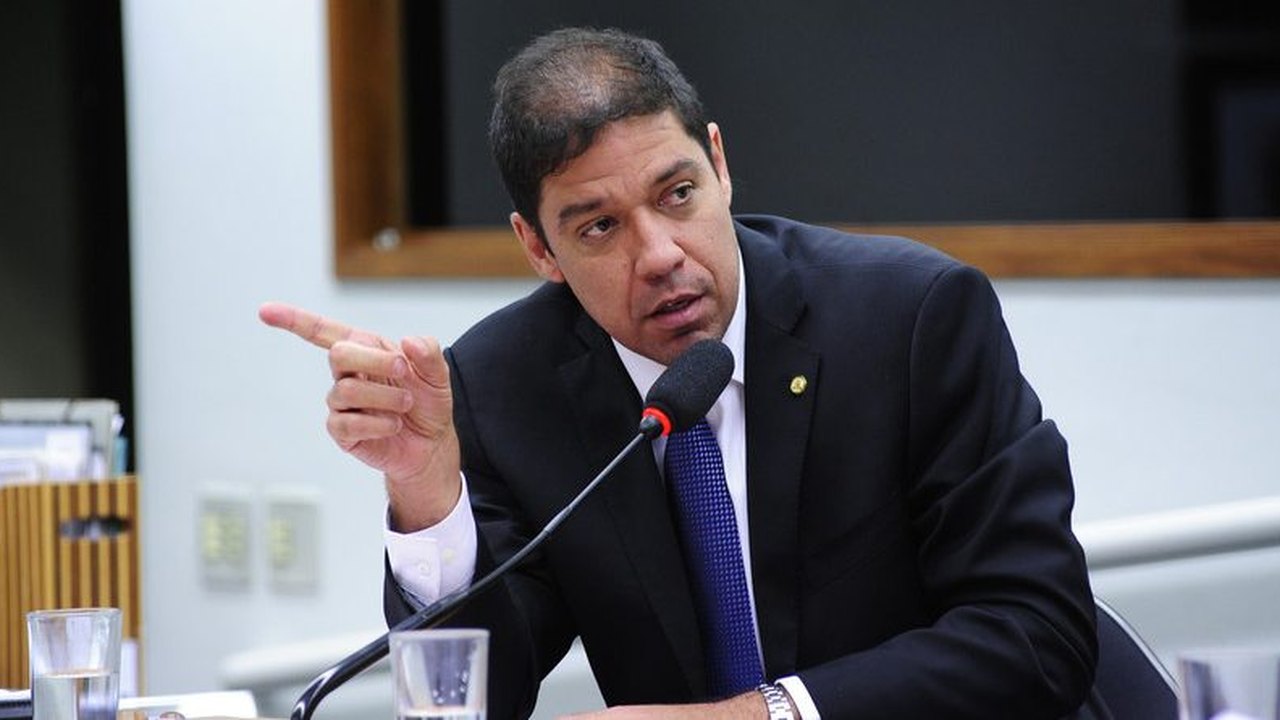 Altineu Côrtes (RJ) assume liderança da bancada do PL na Câmara
