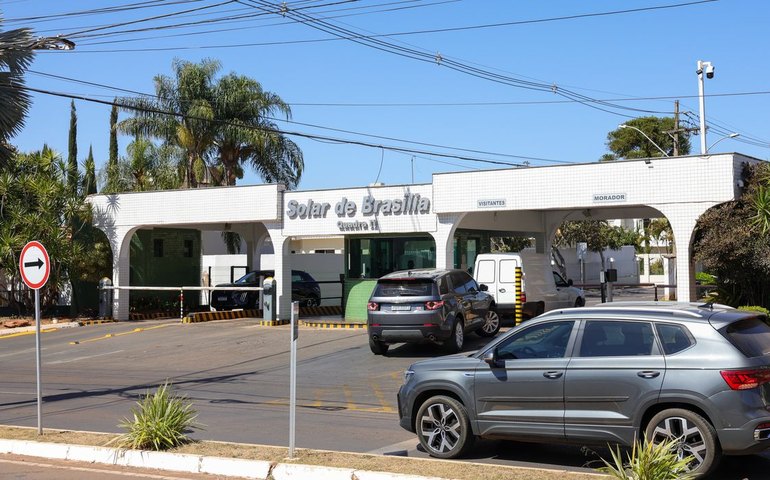 Moraes diz que visitas a Bolsonaro devem ter anuência da defesa