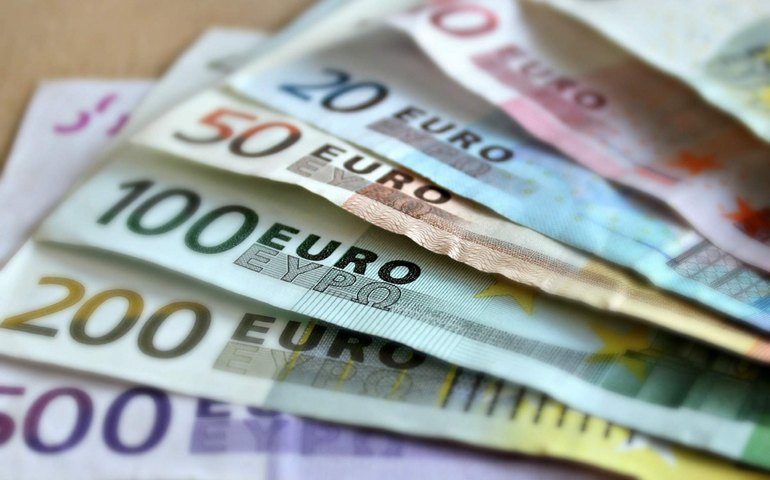 Taxa anual do CPI da zona do euro acelera a recorde de 5,9% em fevereiro