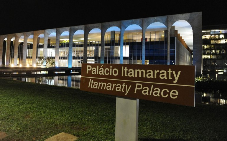 'Foco em fatos e não em personagens': mídia explica postura do Brasil em relação ao conflito no Irã