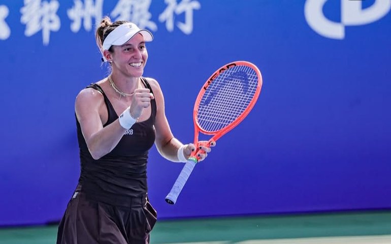 Luisa Stefani perde final pela 1ª vez com Timea Babos e é vice no WTA 500 de Ningbo