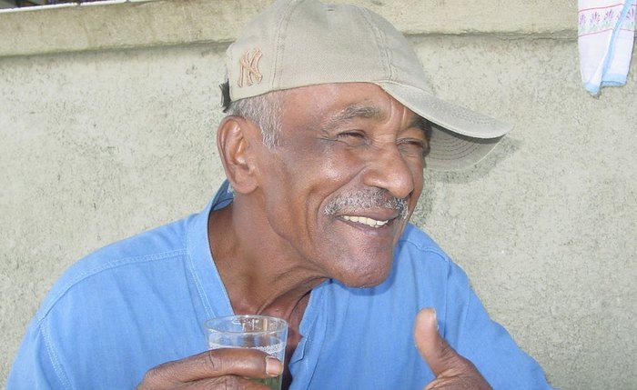 O compositor alagoano Adelzonilton Barbosa da Silva (Crédito: Divulgação)