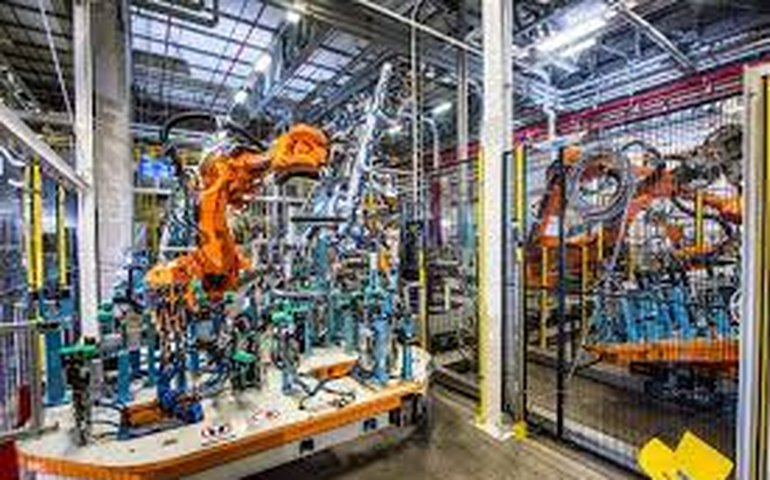 Indústria opera 18,9% abaixo do nível recorde alcançado em maio de 2011, diz IBGE
