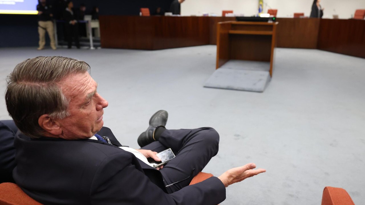 STF forma maioria e torna ex-presidente Jair Bolsonaro réu por tentativa de golpe de Estado