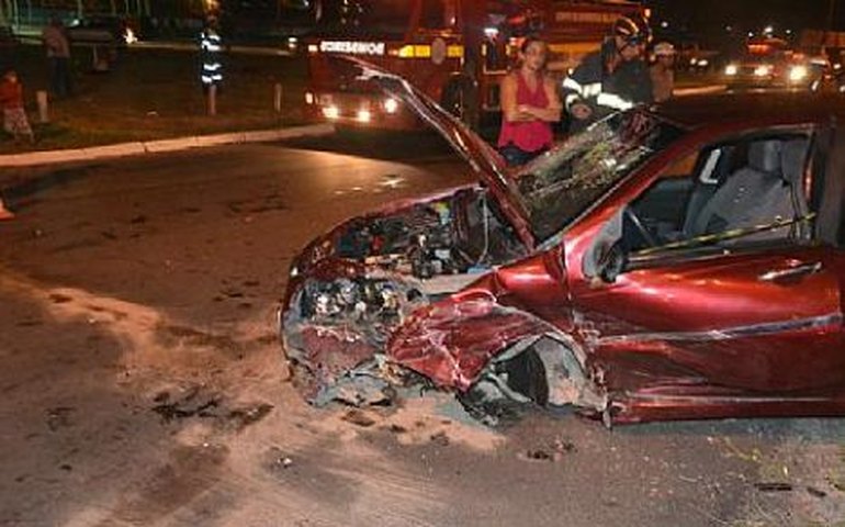 Seis pessoas ficam feridas em grave acidente ocorrido no cruzamento do Pontal da Barra
