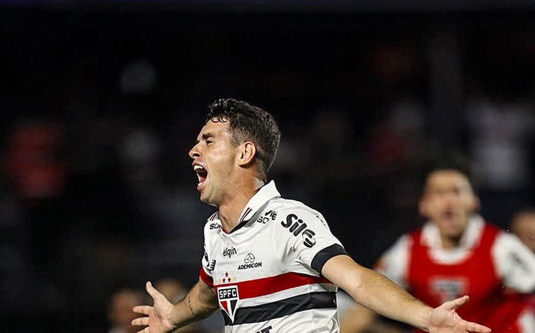 Oscar e Lucas brilham, São Paulo vence Corinthians e mantém freguesia recente contra o rival