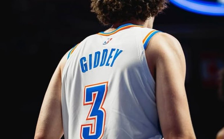 Giddey acerta cesta do meio da quadra no estouro do cronômetro e Chicago Bulls vence os Lakers