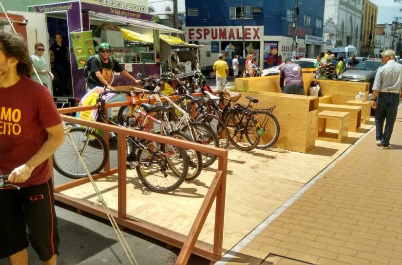 Maceió ganha primeiro parklet e novos bicicletários