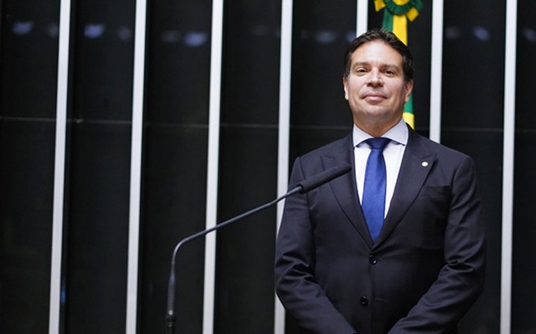 Ramagem analisa informações da PF para se posicionar sobre espionagem na Abin