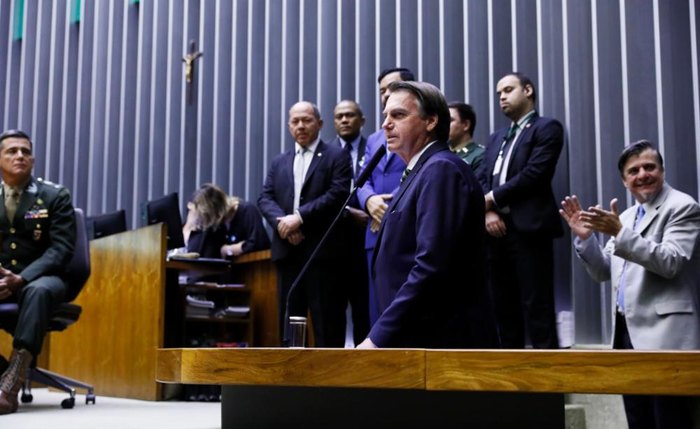 Bolsonaro discursa em sessão de homenagem ao Comando de Operações Especiais do Exército, na Câmara dos Deputados