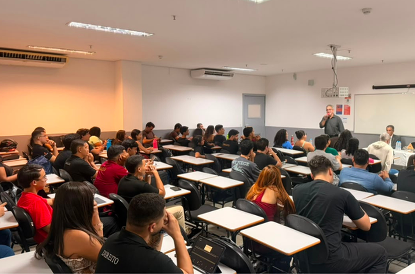 Escola Judiciária Eleitoral promove diálogo sobre cidadania e Eleições na Faculdade Anhanguera