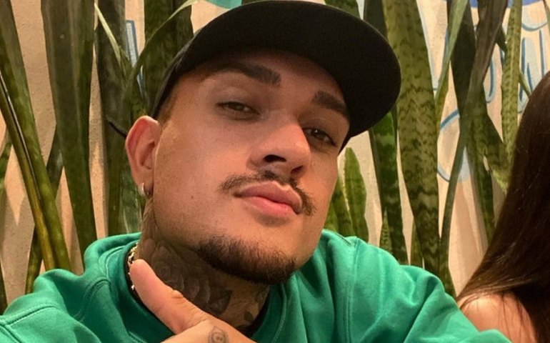 Prima de MC Binn está grávida e filho pode ser de Lucas Buda; ele nega