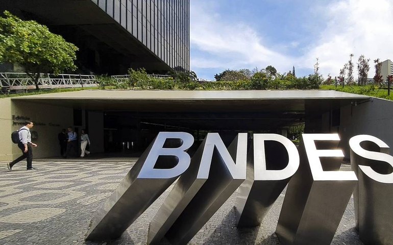 Investimento Direto no País soma US$ 7,621 bi em março, revela BC