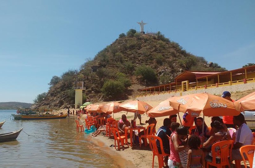 Banho de rio na Praia do Cristo Redentor está liberado em Pão de Açúcar