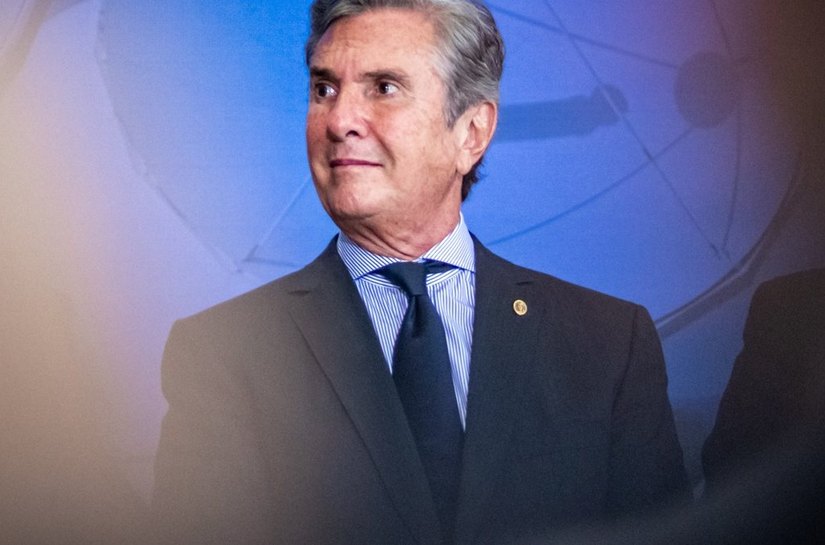 Credores de Collor pedem afastamento dele e de gestor de empresas